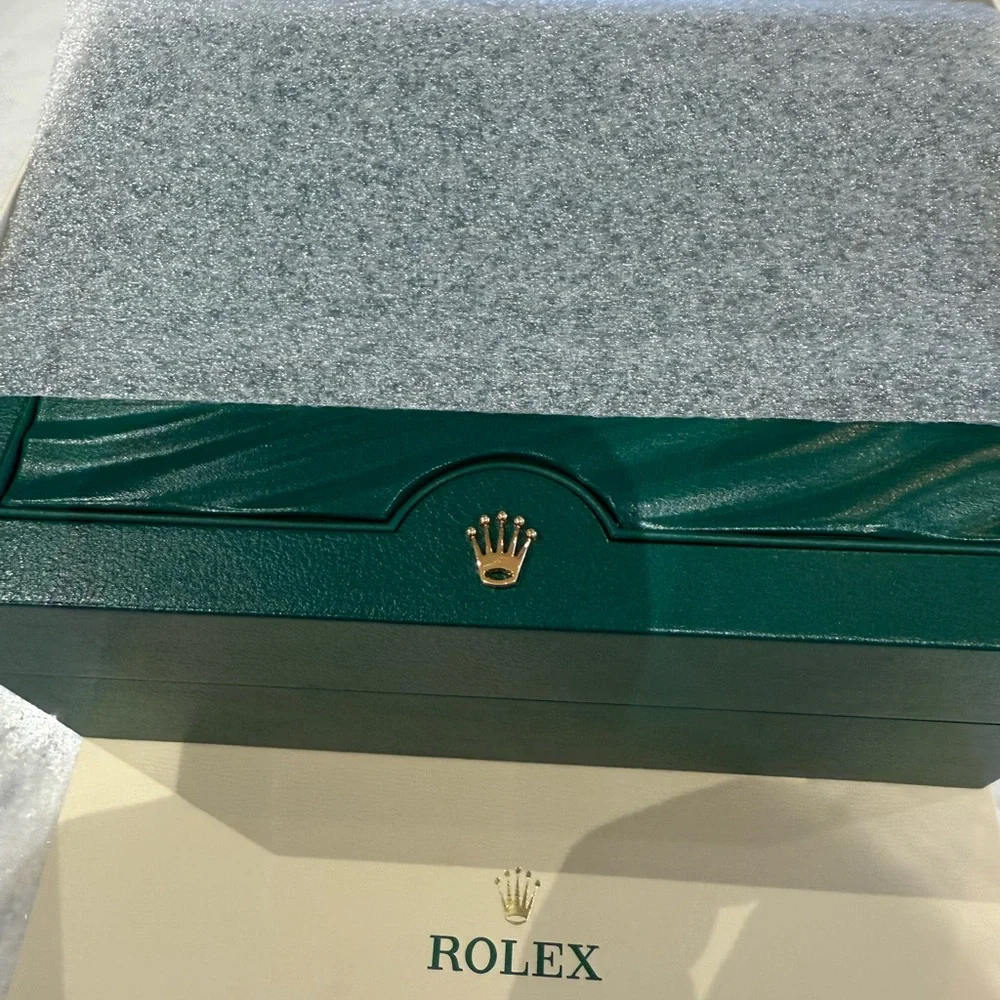Rolex Green and Gold Watch Box - Picture 2 of 7